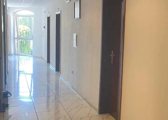 호텔 Concordia Plaza 2 3*